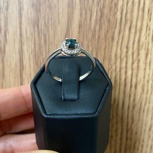 925 Silver Ring with Deep Green Gemstone
